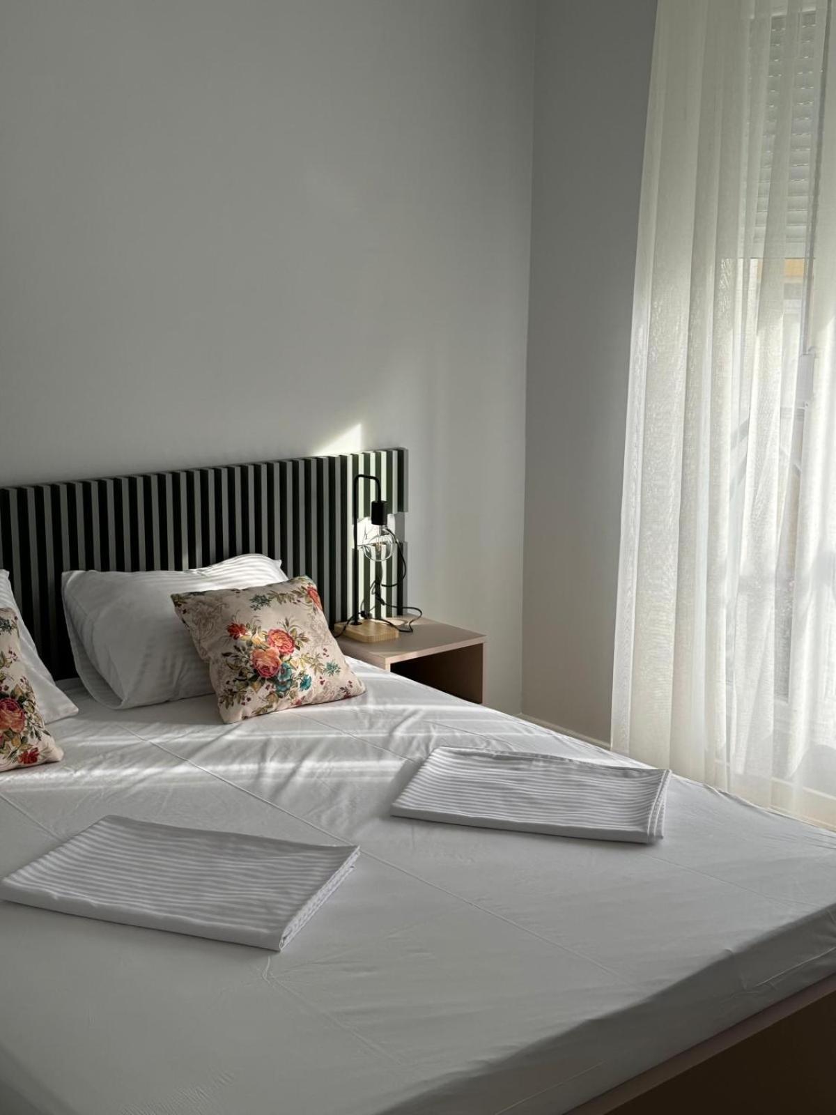 מוסטר Apartments Abc מראה חיצוני תמונה