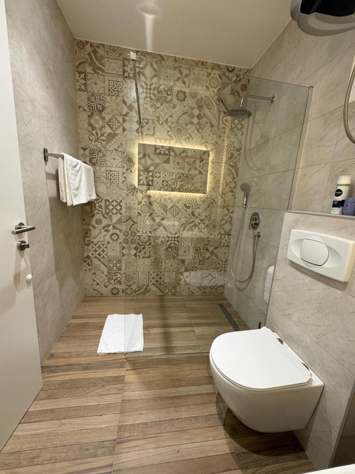 מוסטר Apartments Abc מראה חיצוני תמונה